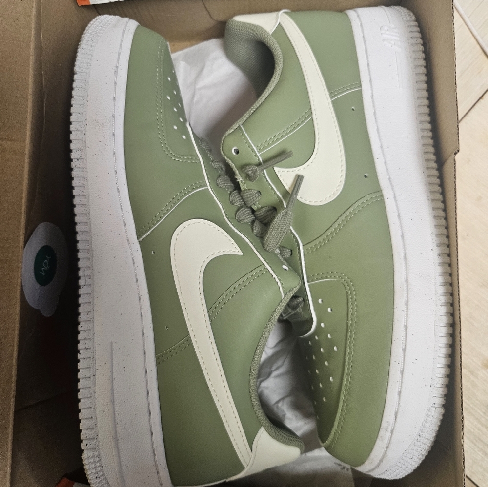 Nike Air Force 1 '07 NN Women's size 9.5  Green White Athletic Shoes HF5062-386